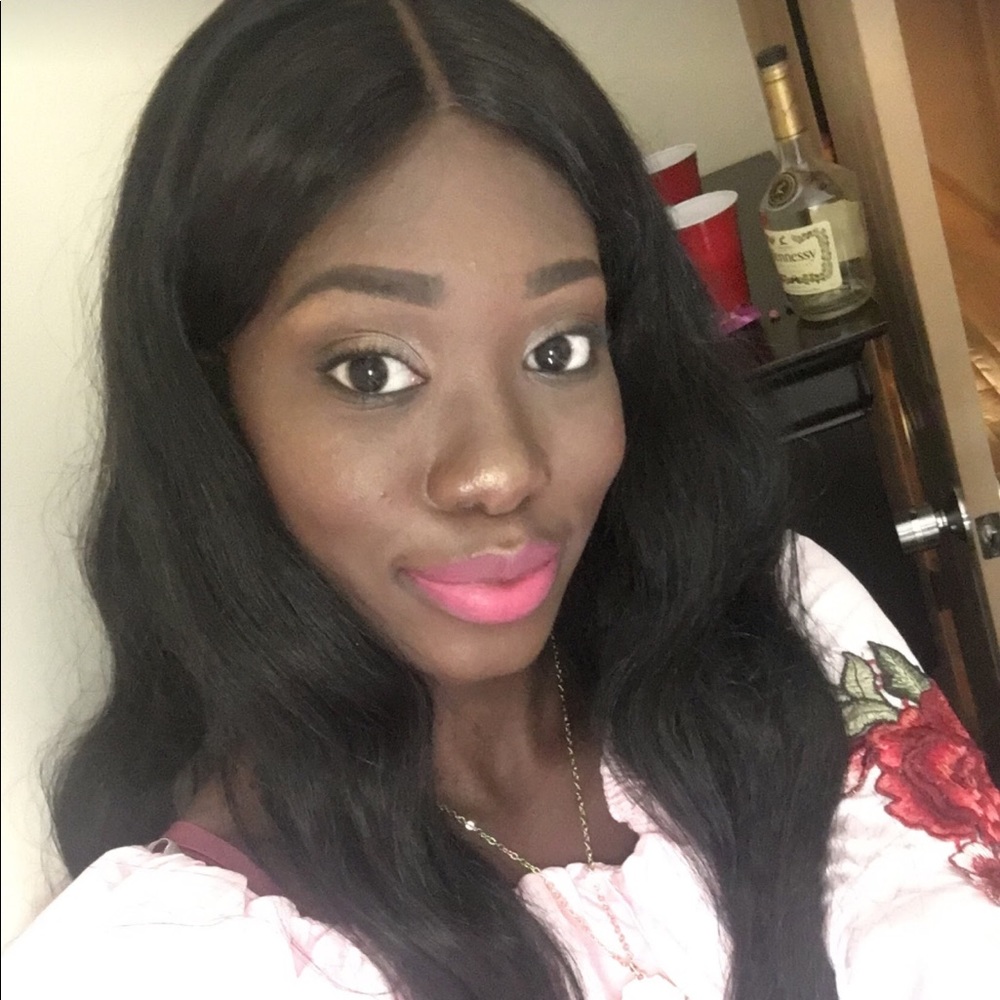 Meet your Posher, Djeinaba